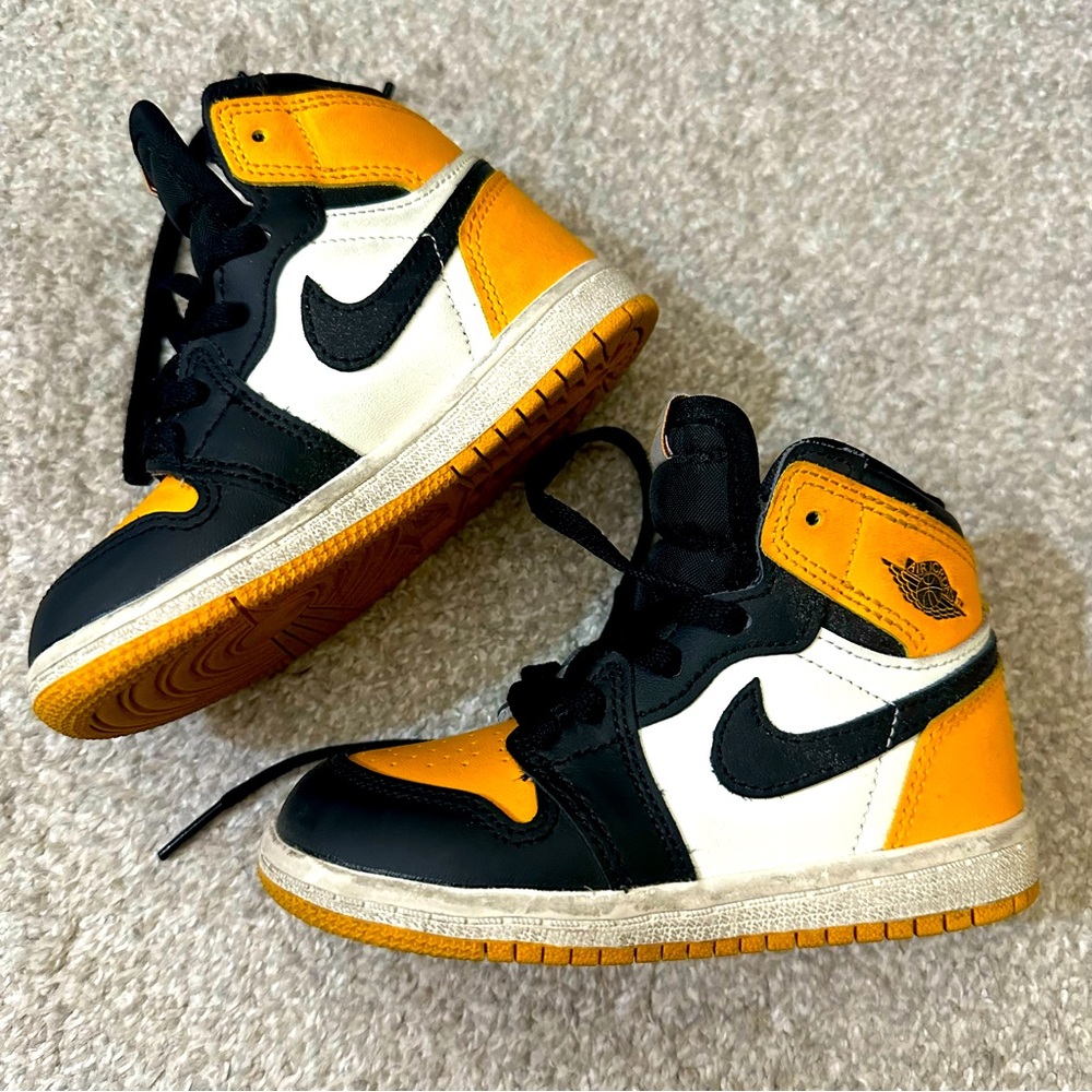 Kids Air jordans size 8c